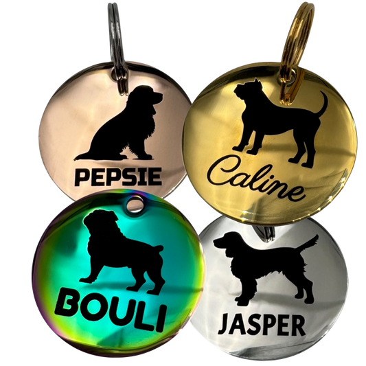 Médaille silhouette de chien en acier