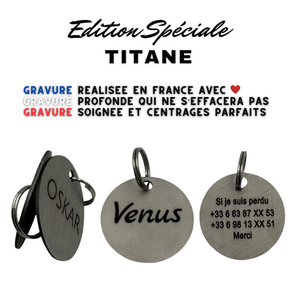 Détail de la finition en titane de la médaille